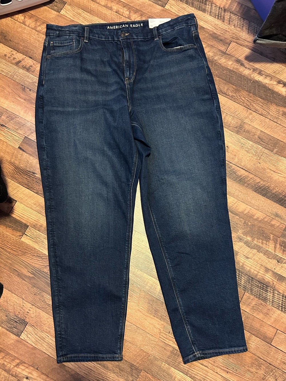 American Eagle Outfitters Curvy Stretch Super Hi-Rise Mom Jean dark wash
